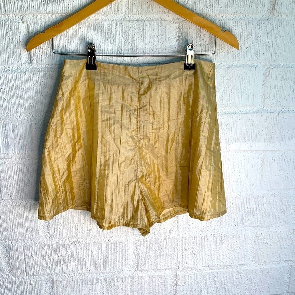 Lovers + Friends Pleated Zip Up High Waisted Gold Shorts sz S